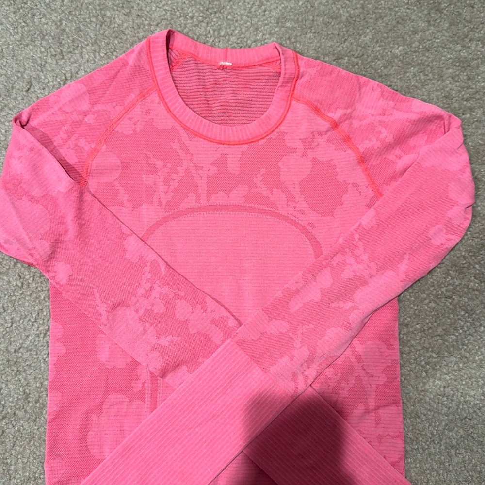 Lululemon Swiftly Hot Pink Camo Long Sleeve Athletic Top. Size 6. Per-loved
